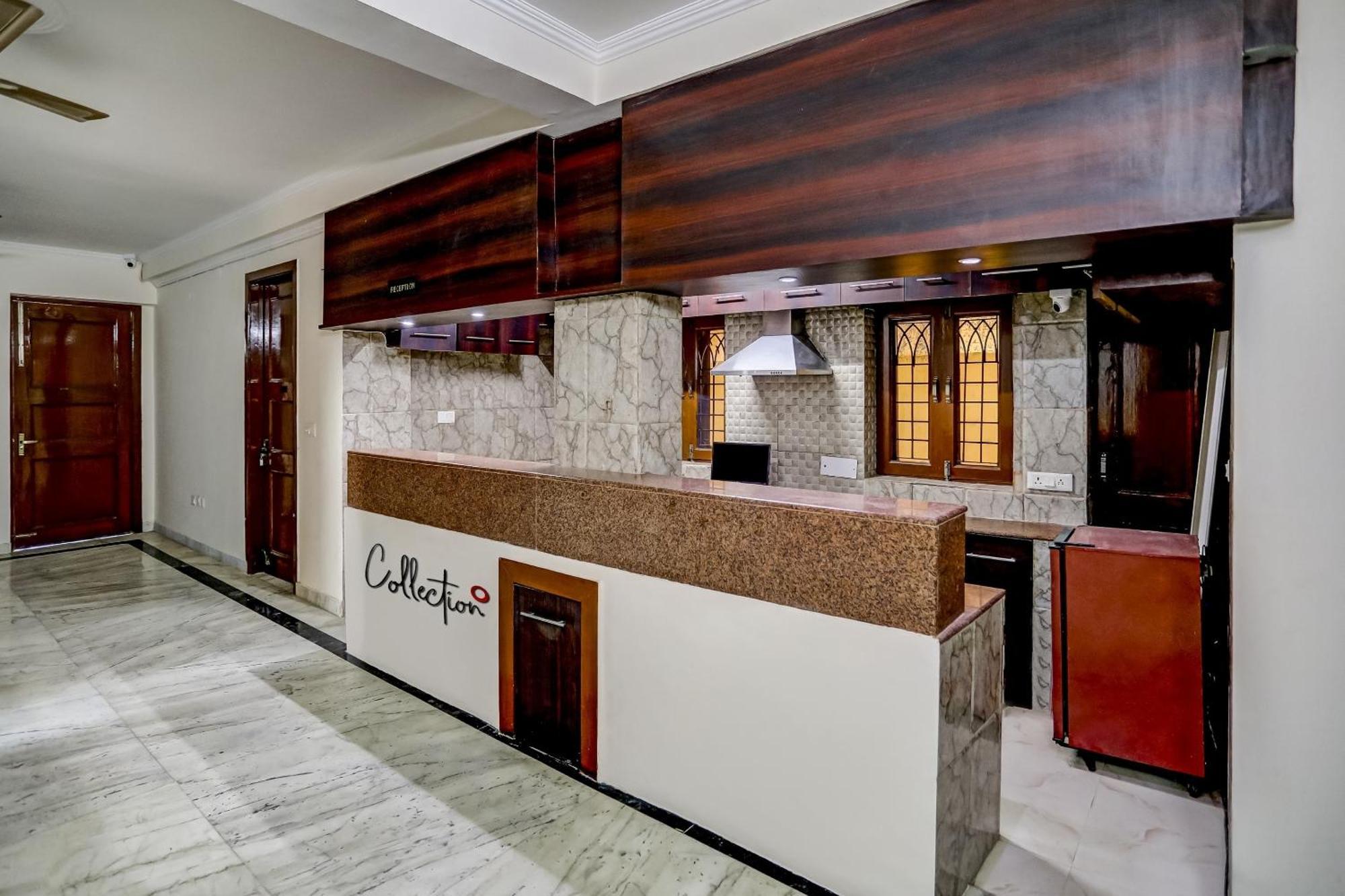 Hotel Super Capital O Uk House Residency Gurgaon Esterno foto