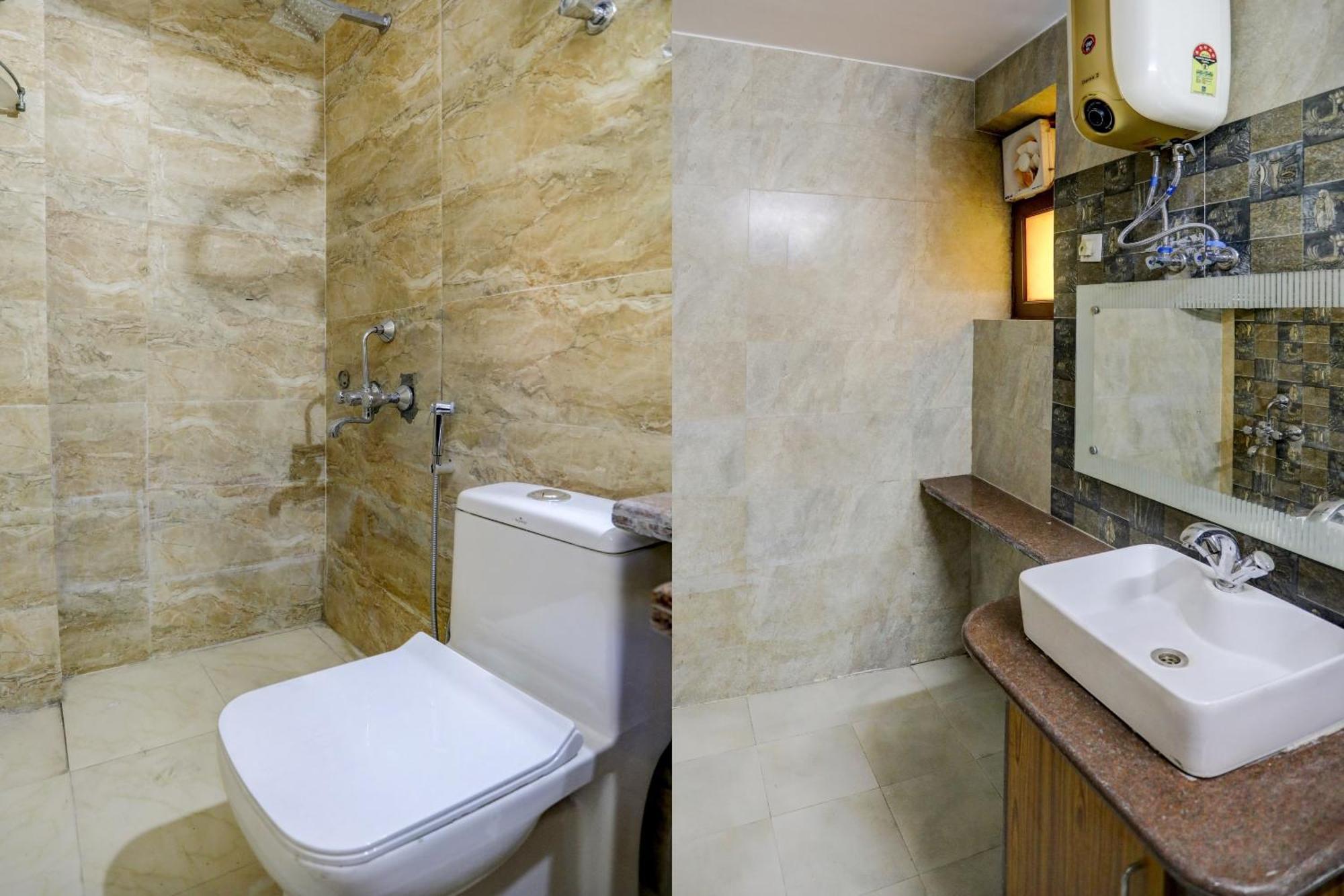 Hotel Super Capital O Uk House Residency Gurgaon Esterno foto